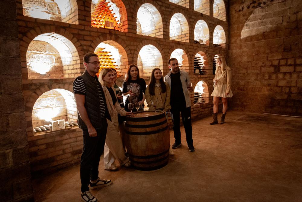 Şərabçılıq kompleksinə ekskursiya və dequstasiya